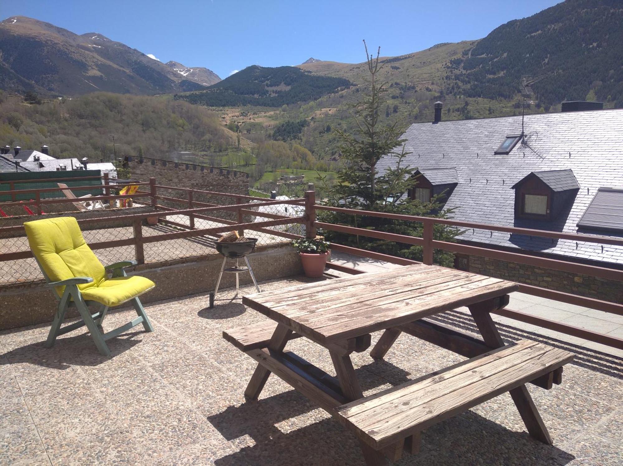 Apartamento Con Terraza Y Vistas Panoramicas En Tauell Екстериор снимка