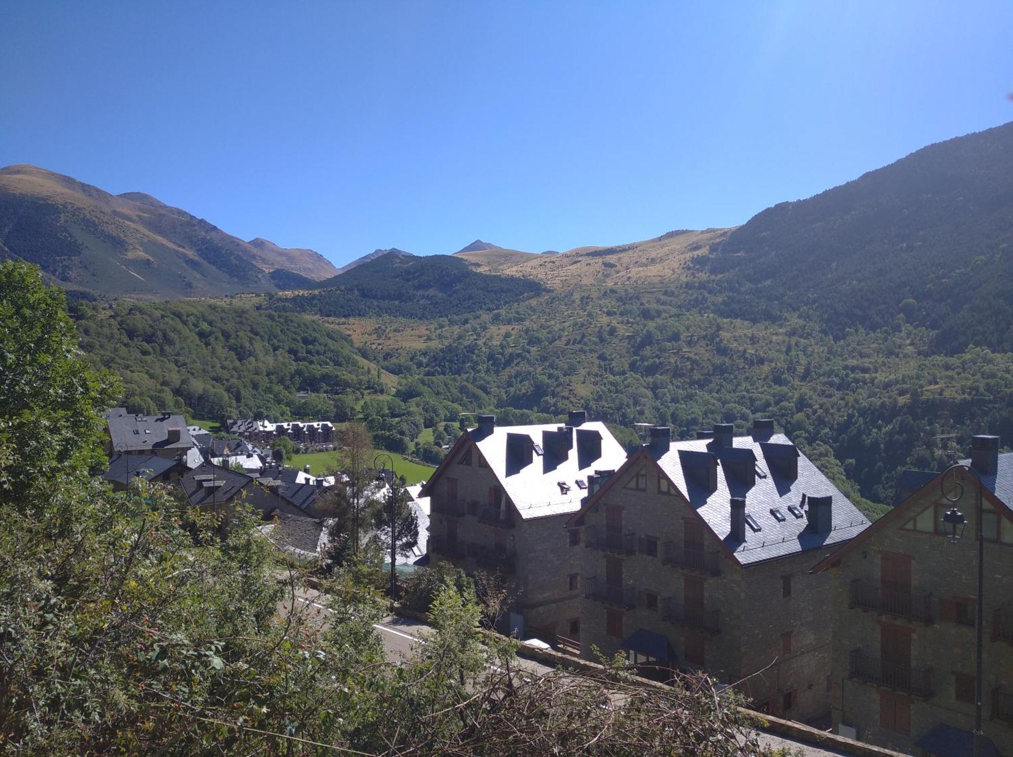Apartamento Con Terraza Y Vistas Panoramicas En Tauell Екстериор снимка